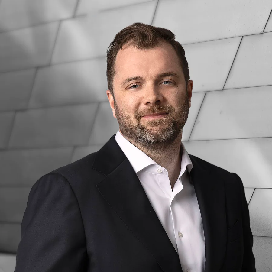 Dr. Jonas Hennig