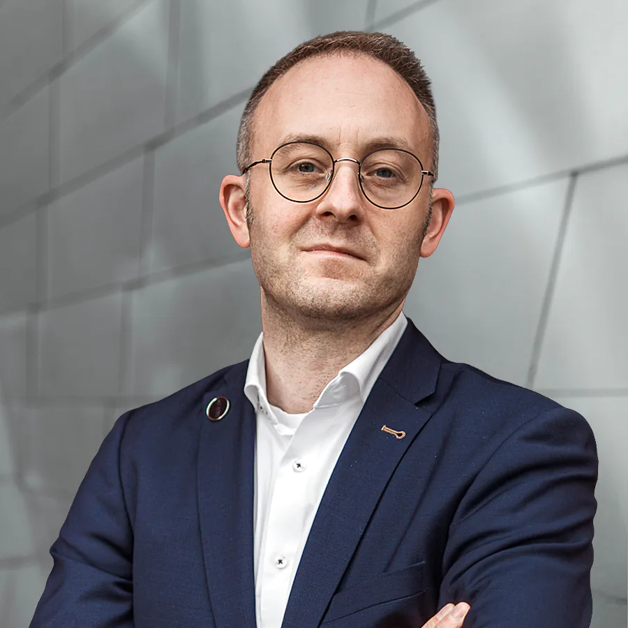 Dr. Jonas Hennig